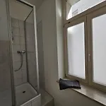 Sehr Große Mit 6 Schlafzimmern, Küche, Bad Und Großem Wohnzimmer Im Herzen Von Apartamento