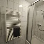Apartamento Sehr Große Mit 6 Schlafzimmern, Küche, Bad Und Großem Wohnzimmer Im Herzen Von