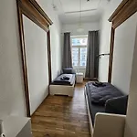 Sehr Große Mit 6 Schlafzimmern, Küche, Bad Und Großem Wohnzimmer Im Herzen Von Apartamento